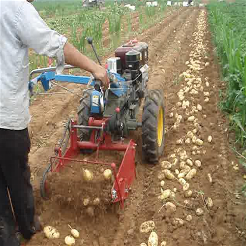 Small tractor potato harvester tractor potato digger small potato harvester