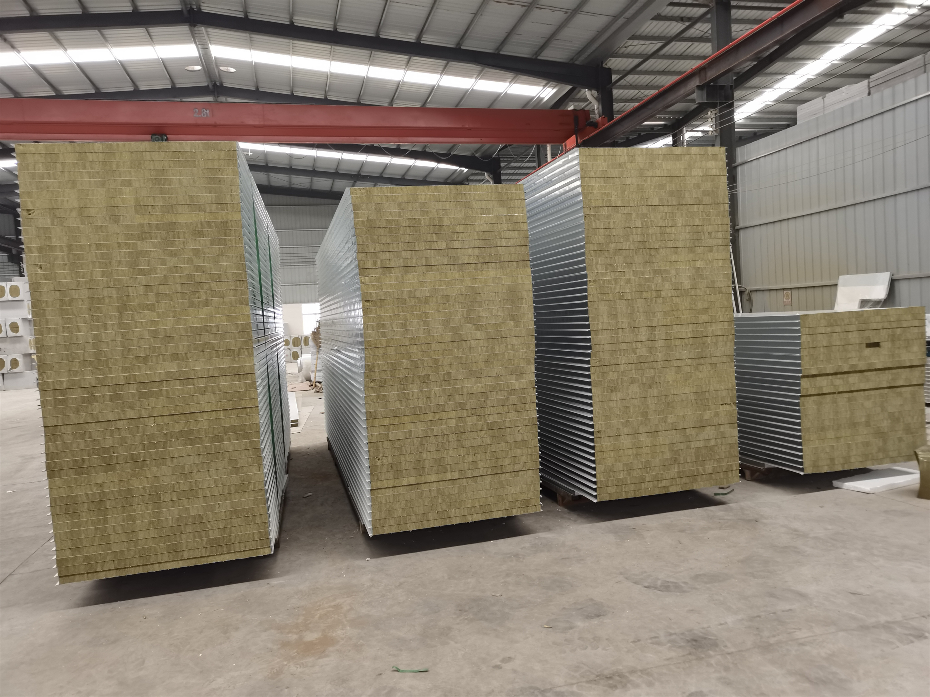 Low Cost Foam Wall Panel Polyurethane Sandwich Panel Isolated Patio Roof Panels