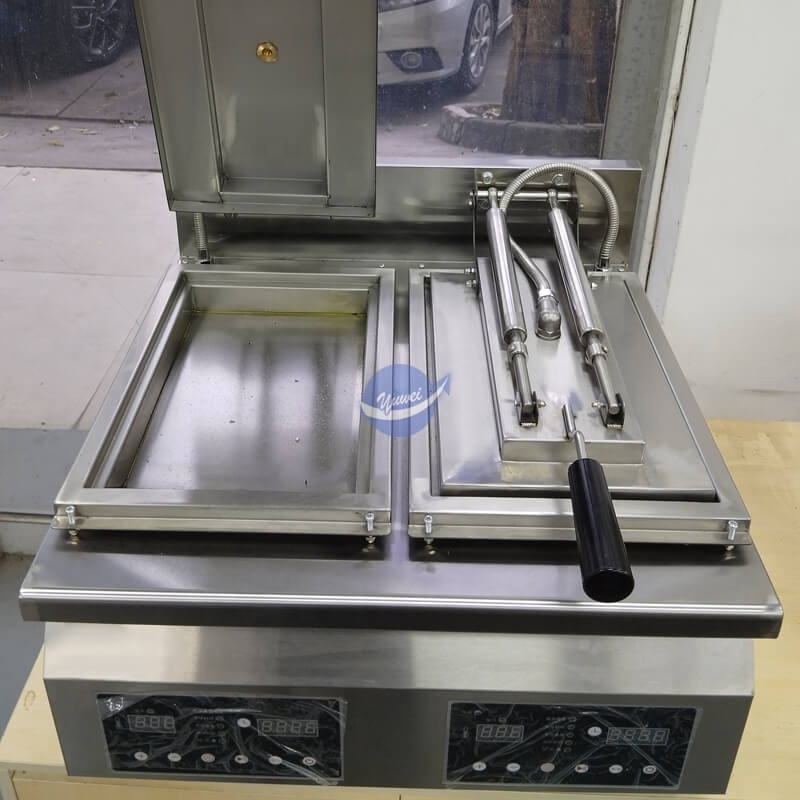 Commercial Electric Gas Automatic Samosa Empanada Baozi Potsticker Fryer Gyoza Frying Pan Fried Dumpling Cooking Machine