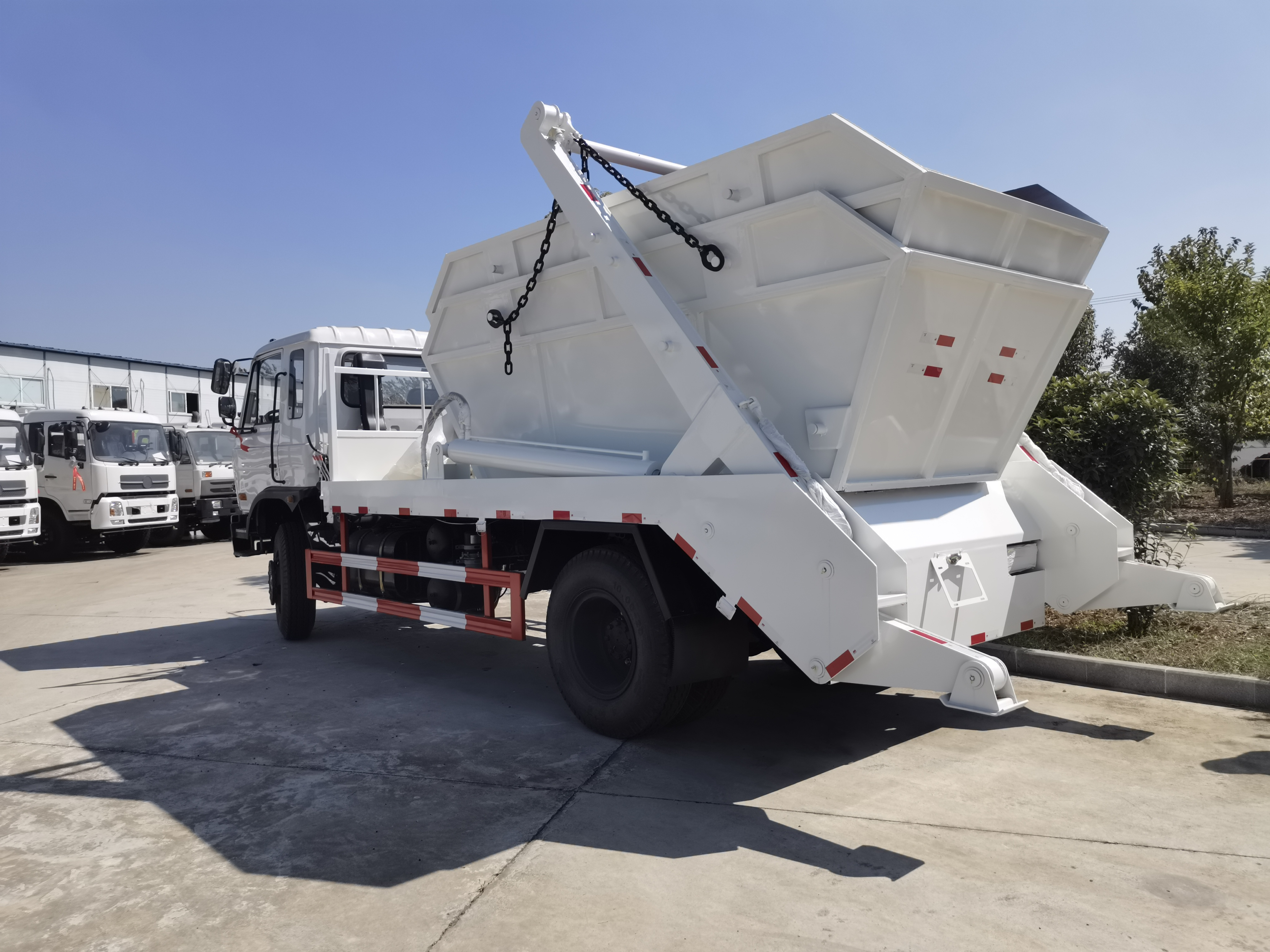 Customization Dongfeng 4x2 Swing Arm Trash Compactor Truck Compression Rubbish Collect Trucks