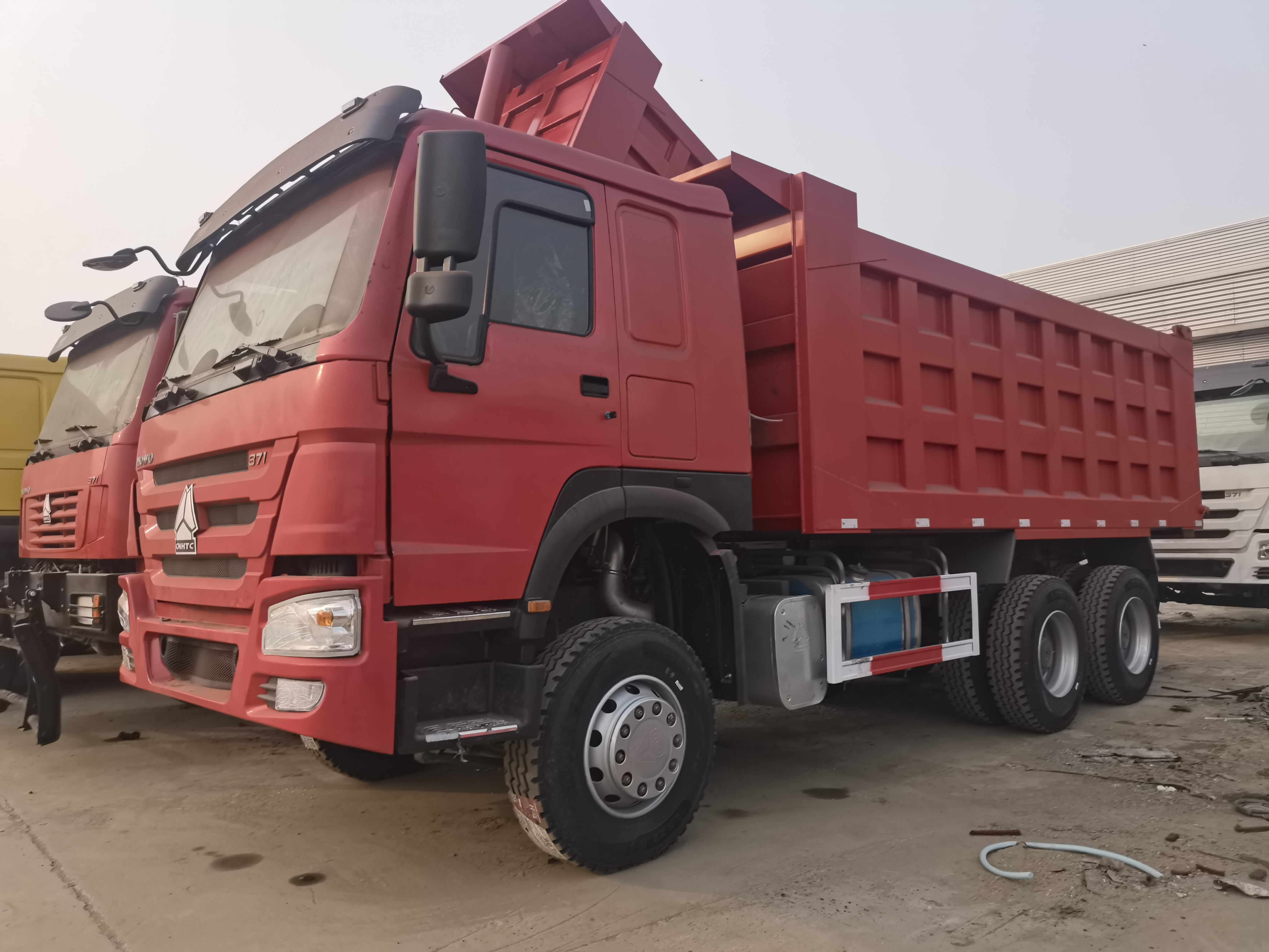 Used trailer dump truck HOWO bump truck 6x4 HOWO 371hp dump truck for sale