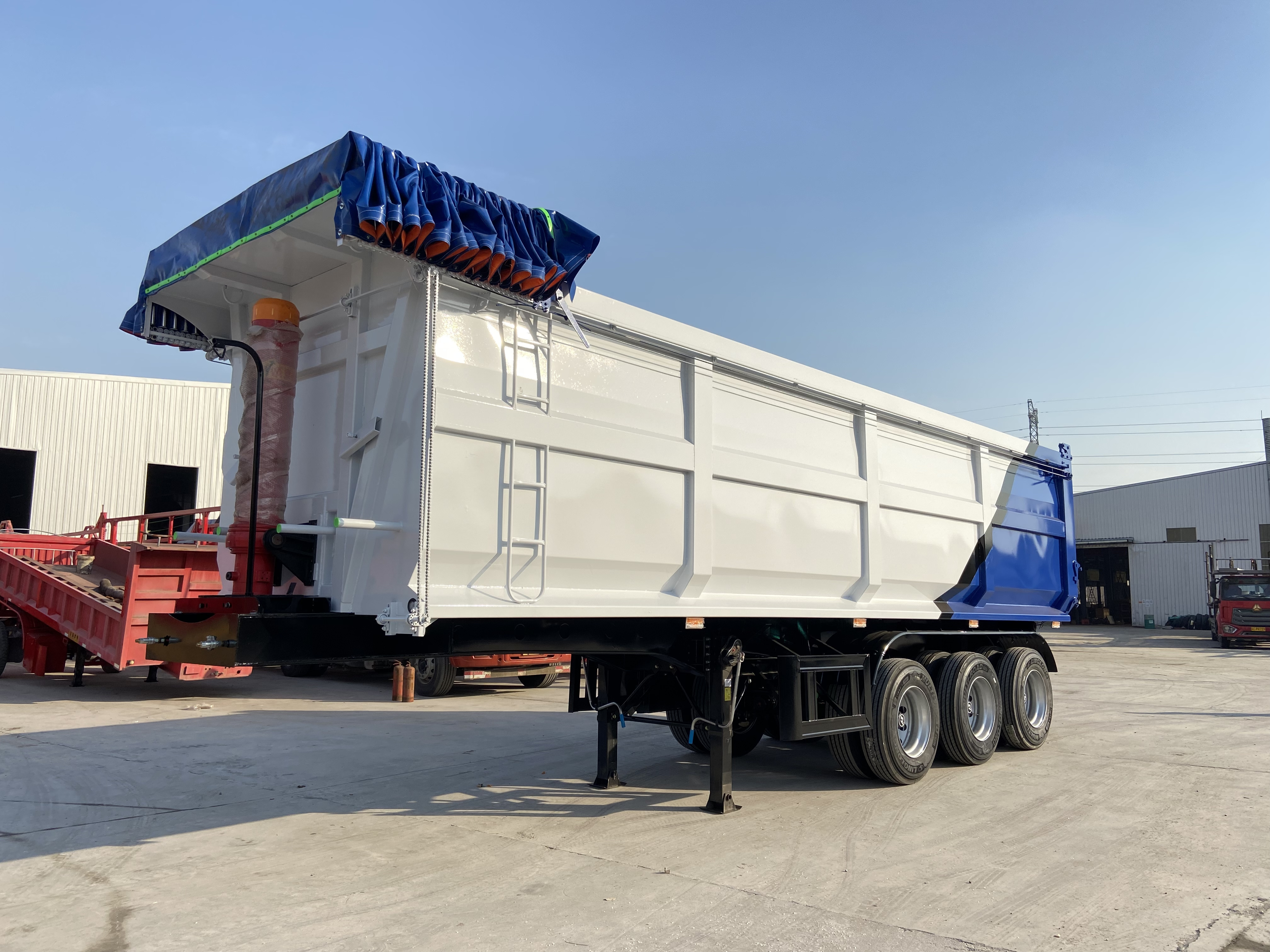 3 Axles 60tons Tipper Semi Trailers rear-end dumping truck trailer with Tarpaulin for sale