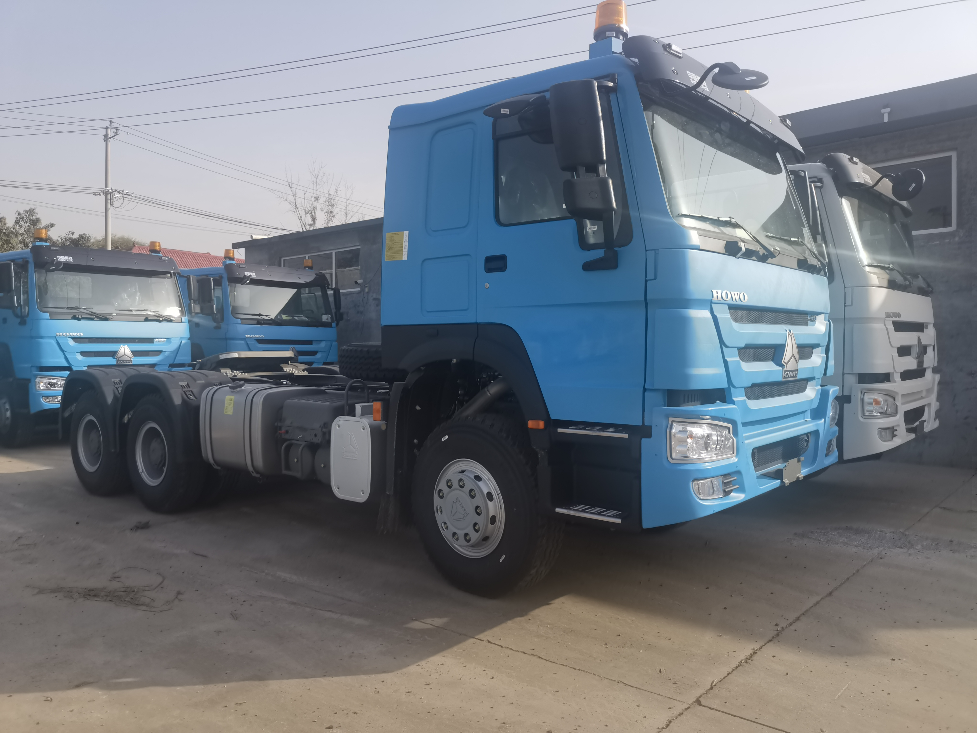 Howo 430hp 10 Wheeler  6X4 Tractor Truck Head  hw76cab Tractor Truck Head  For Sale