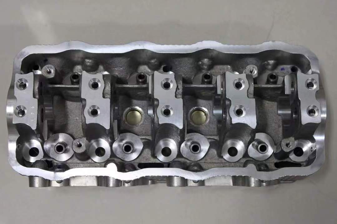 Auto parts F10A  OEM 11110-80002 11110-80000 11110-82001 11110-80001 for Suzuki Cylinder head