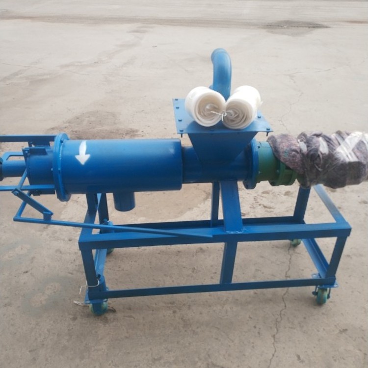 Chicken manure dewatering machine for farm