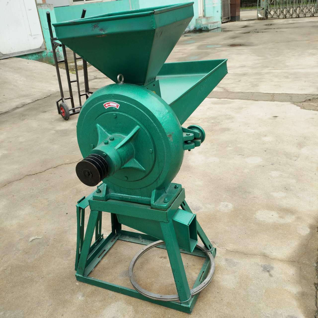 Small scale grain mill electric wheat rice maize corn grinding grinder miller home use mini wheat flour milling machine