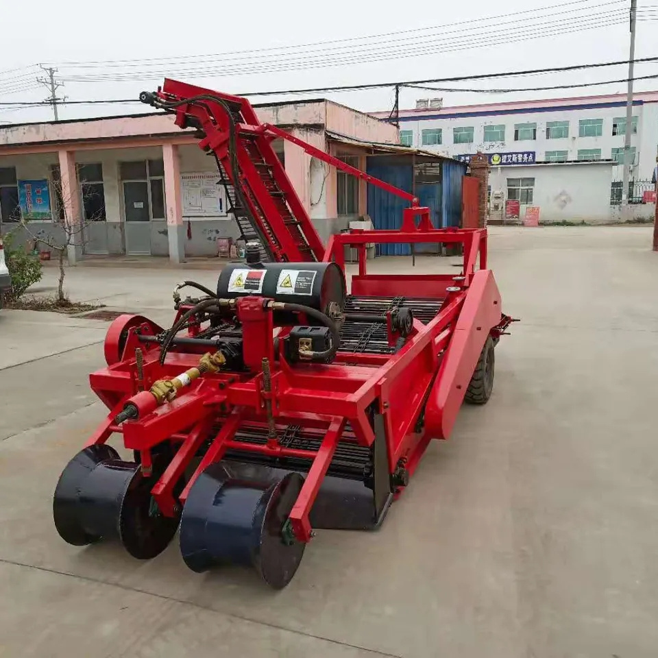 Double Rows Mini Tractor Mounted Onion Cassava Sweet Potato Murphy Carrot Ginger Harvester / Garlic Digger Machine