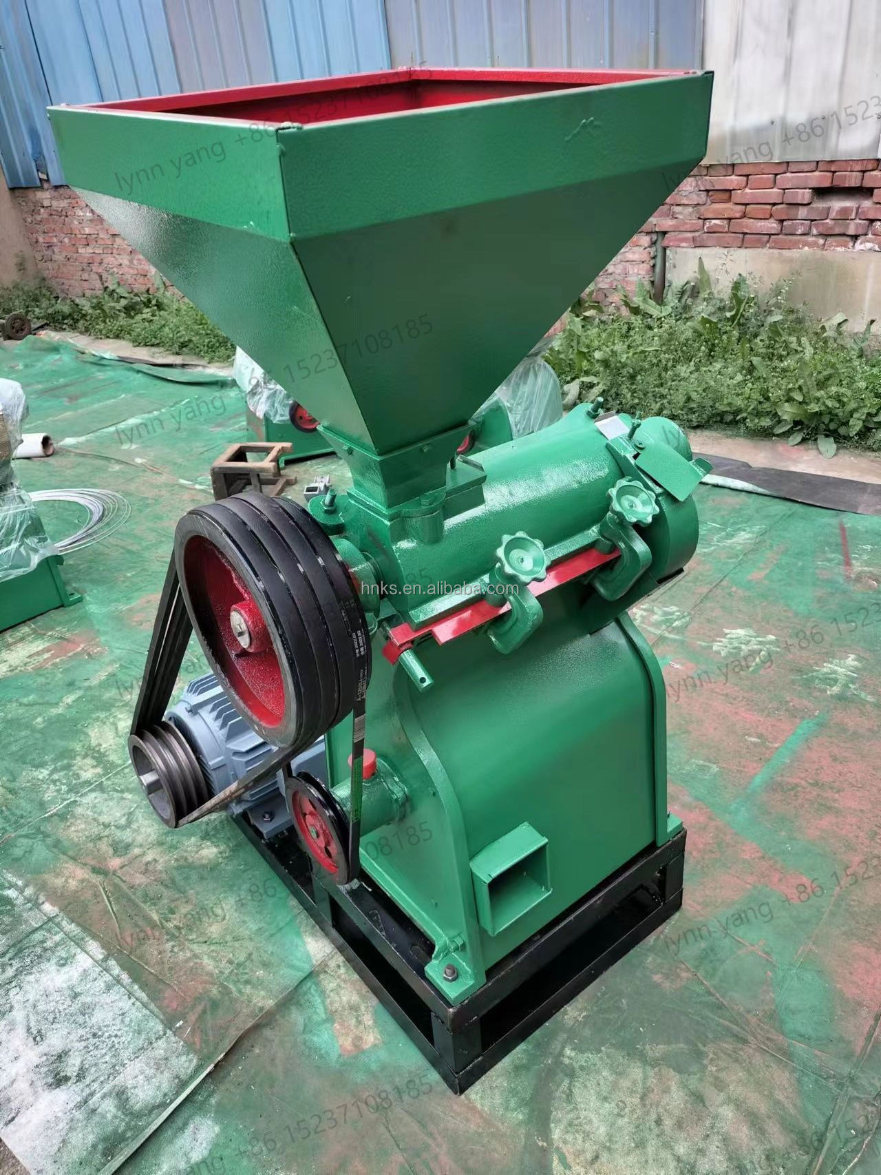 Small Corn Flour And Grits Machine Corn Peeling And Grinding Machine wheat skin peeling machine