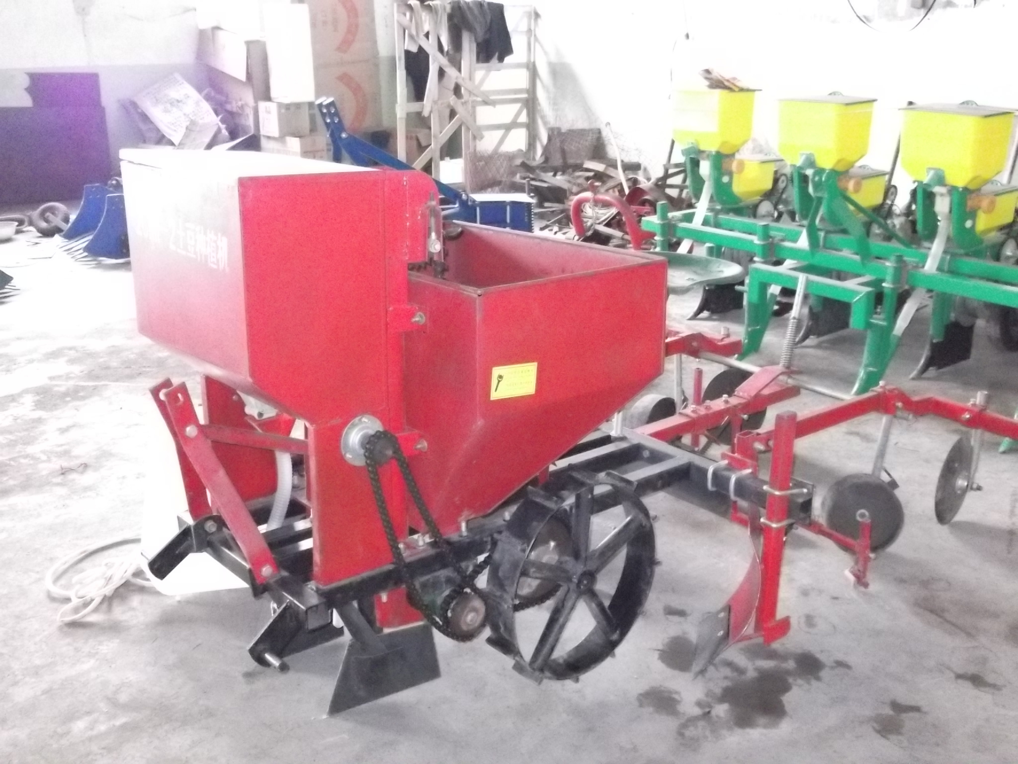 Hot sale China small potato seeder machine one two rows potato planter for walking tractor