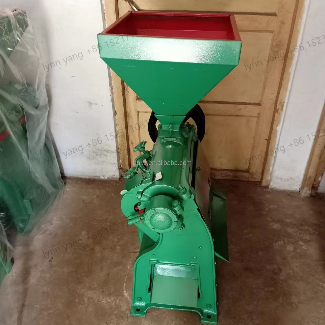 Small Corn Flour And Grits Machine Corn Peeling And Grinding Machine wheat skin peeling machine