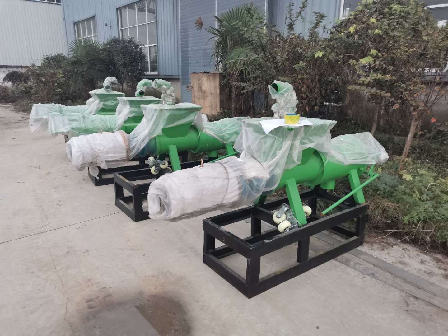 chicken manure dewatering machine/cow dung dewatering machine/solid liquid separator