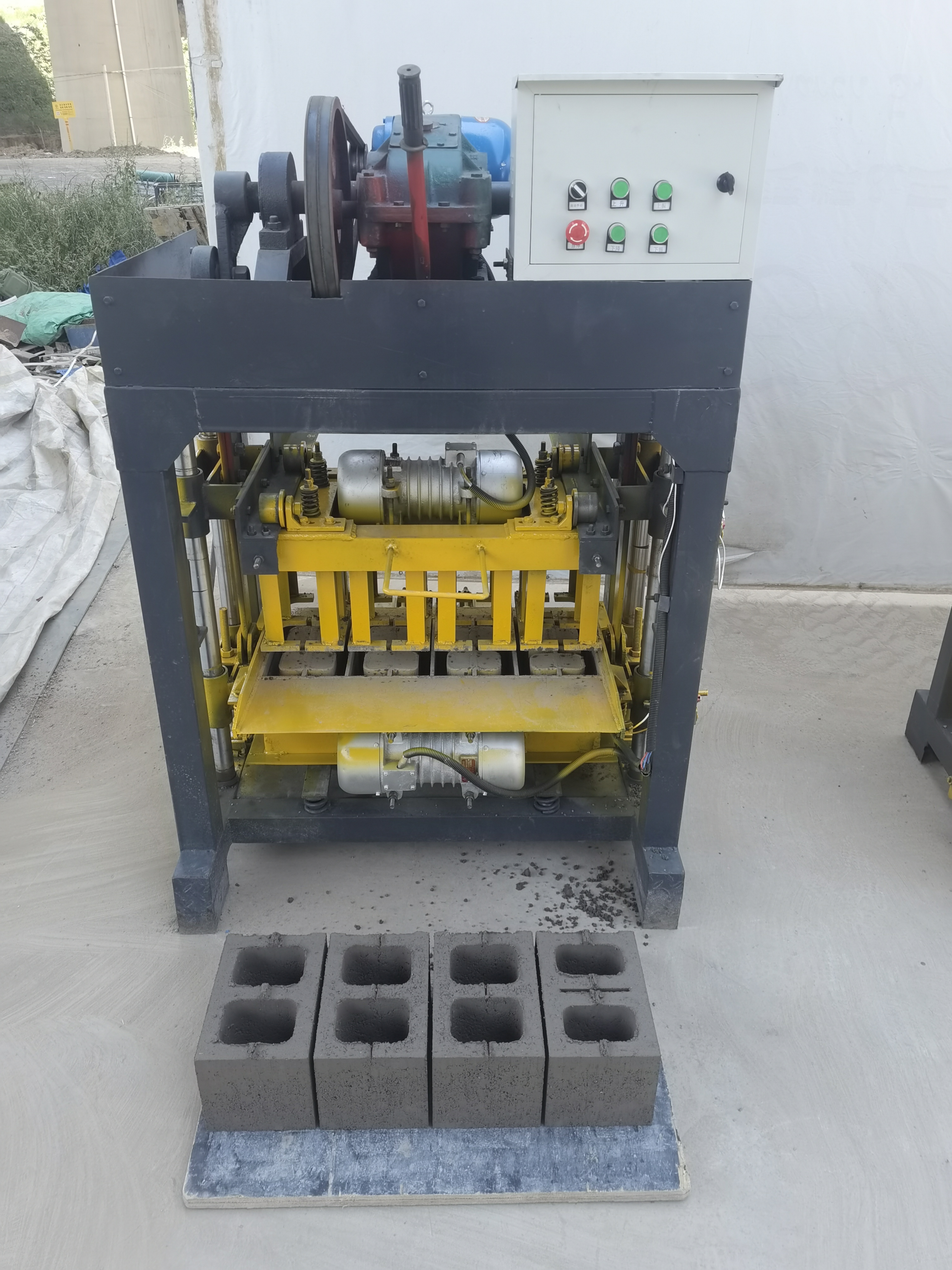 Fast Forming Hollow Block Making Machine 4-35B Concrete Block Making Machine Cement Brick Making Machine in Philippines