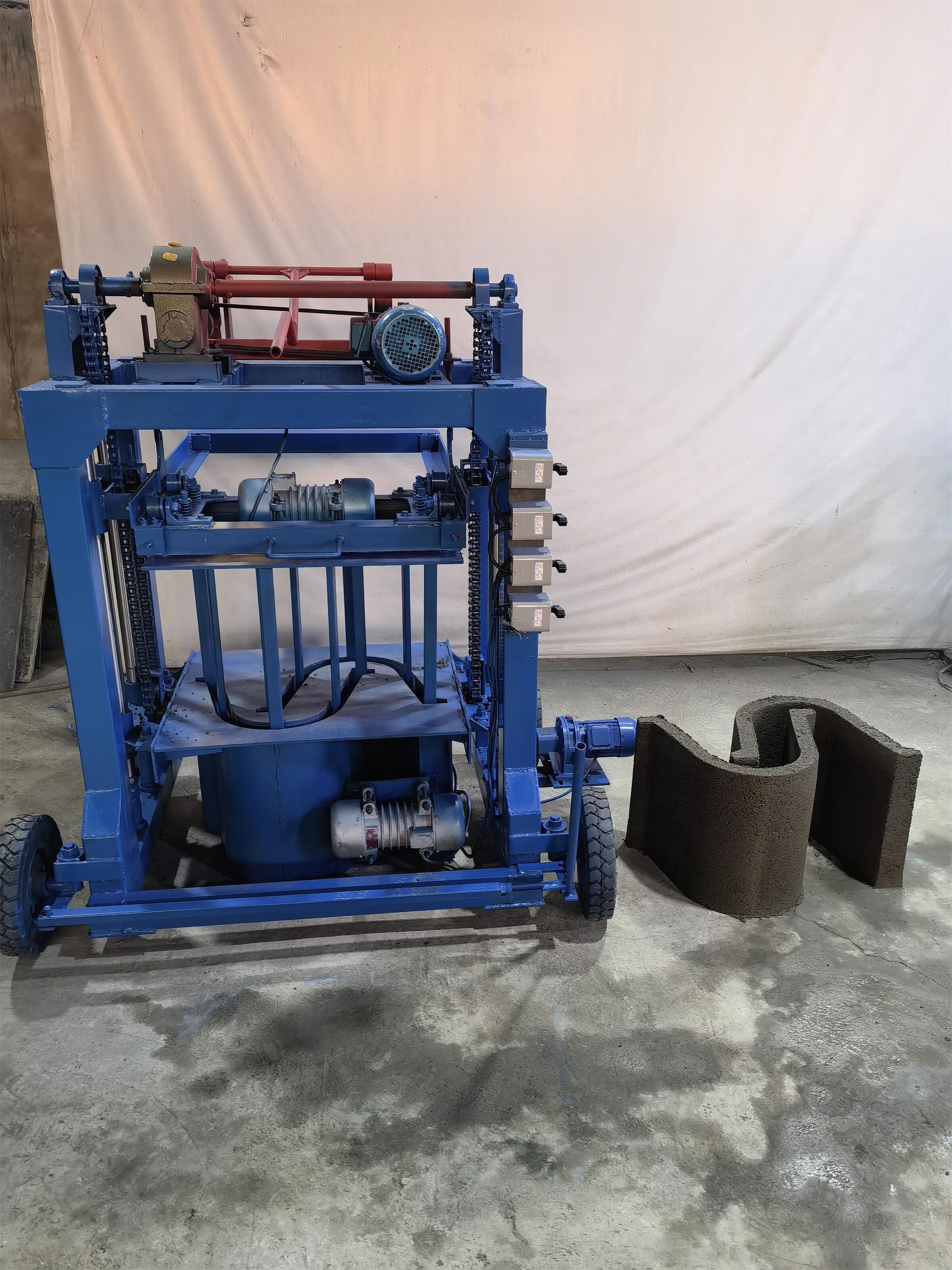 U-shape concrete irrigation canal molding machine opening length of 350mm concrete diversion canal manufacturing machine