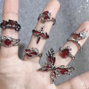 Irregular Red Crystal Glass Heart Rings For Women Fashion Jewelry Accessories Y2K Gothic Spider Cross Ring