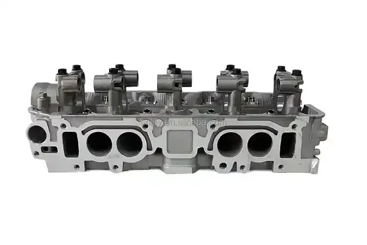 Auto Parts 4G64 Cylinder Head  MD305479 For MITSUBISHI  8V Engine Heads 4G64