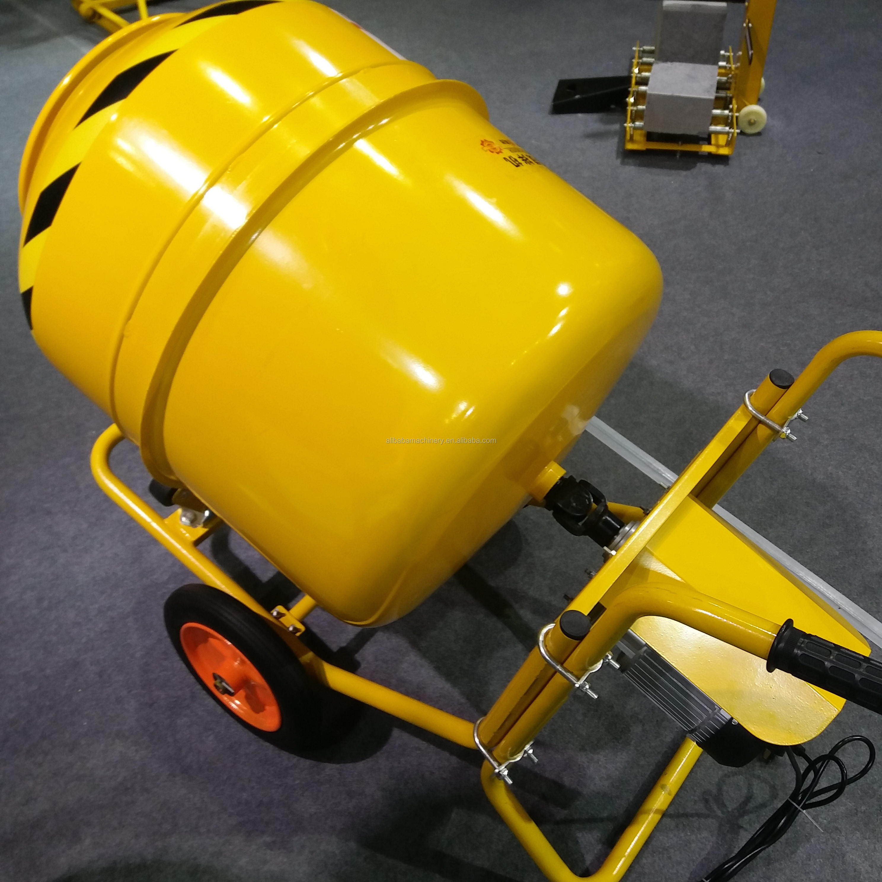 Hot sale small portable motor engine self loading drum concrete cement mixer For construction industry