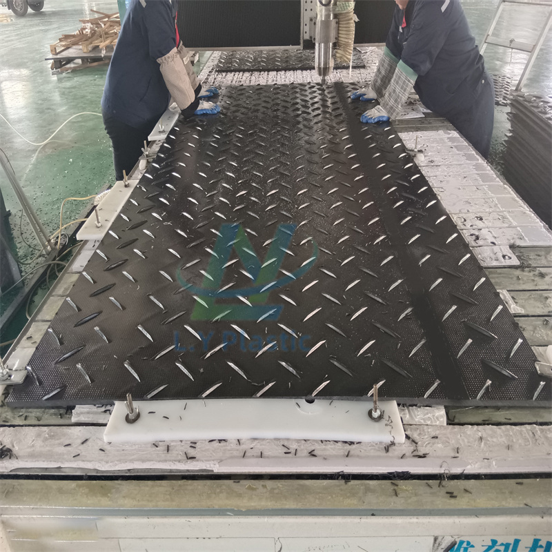 construct excavator mud temporary access temp hdpe road mats