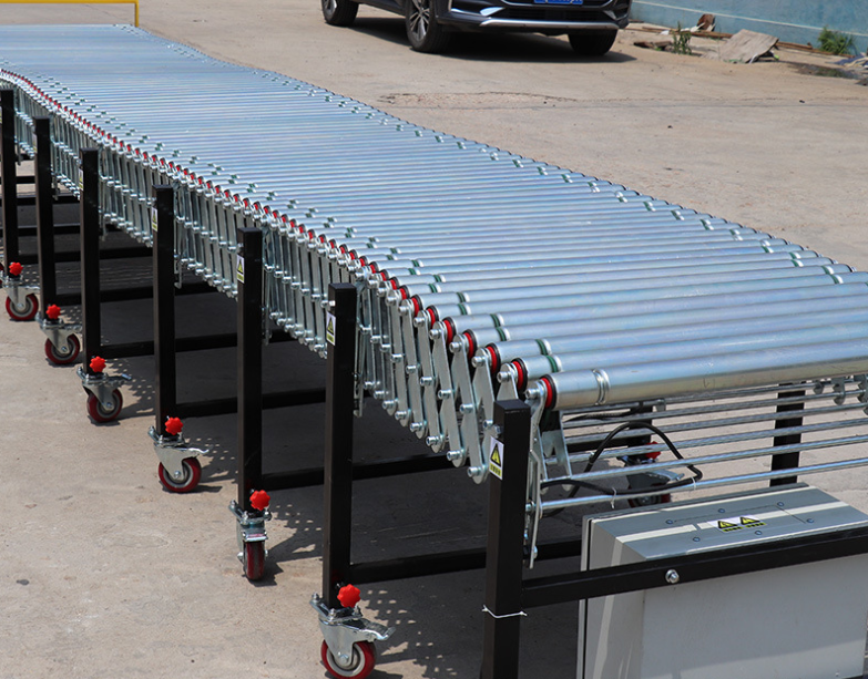 Roller conveyors with weighing scales are used to transport pallets and clean fruit