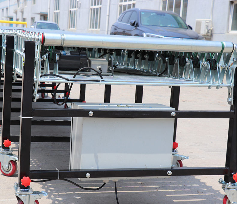 Roller conveyors with weighing scales are used to transport pallets and clean fruit