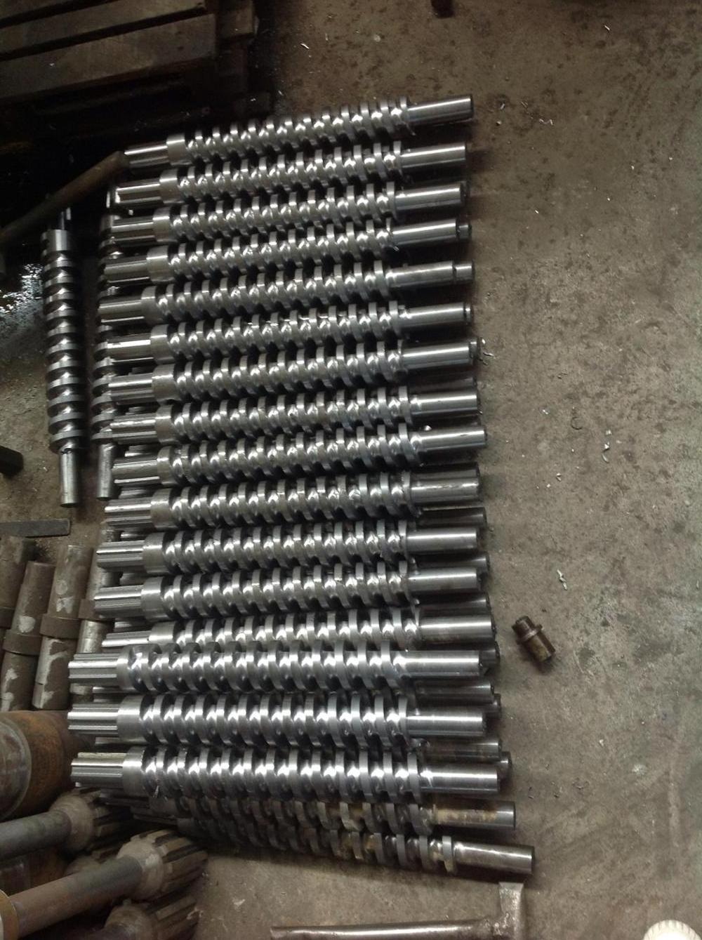 Screw propeller for briquette machine