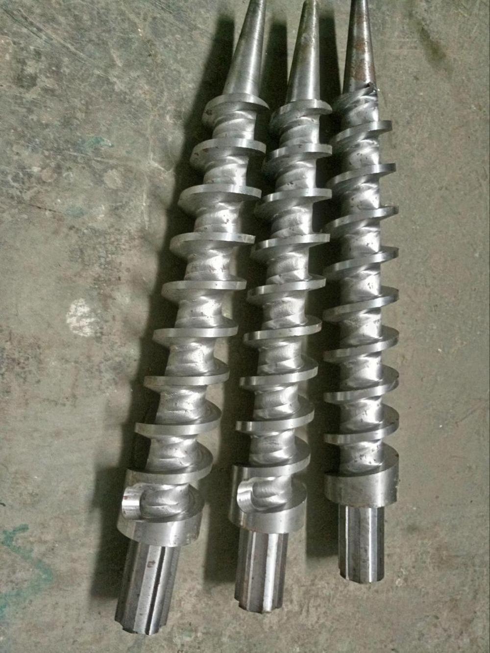 Screw propeller for briquette machine