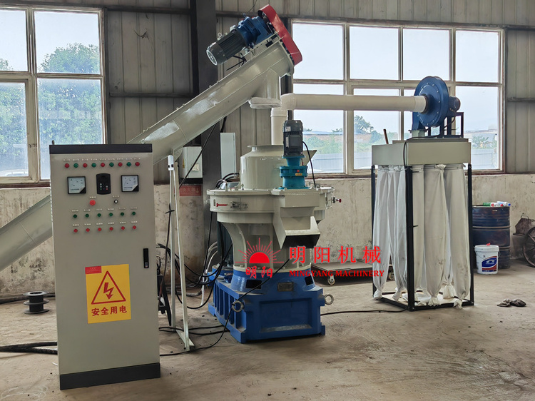 Pellet Making Machine 1-10t/h Biomass Straw Rice Husk Firewood Waste Briquette Vertical Ring Die Biomass Wood New Product 2020