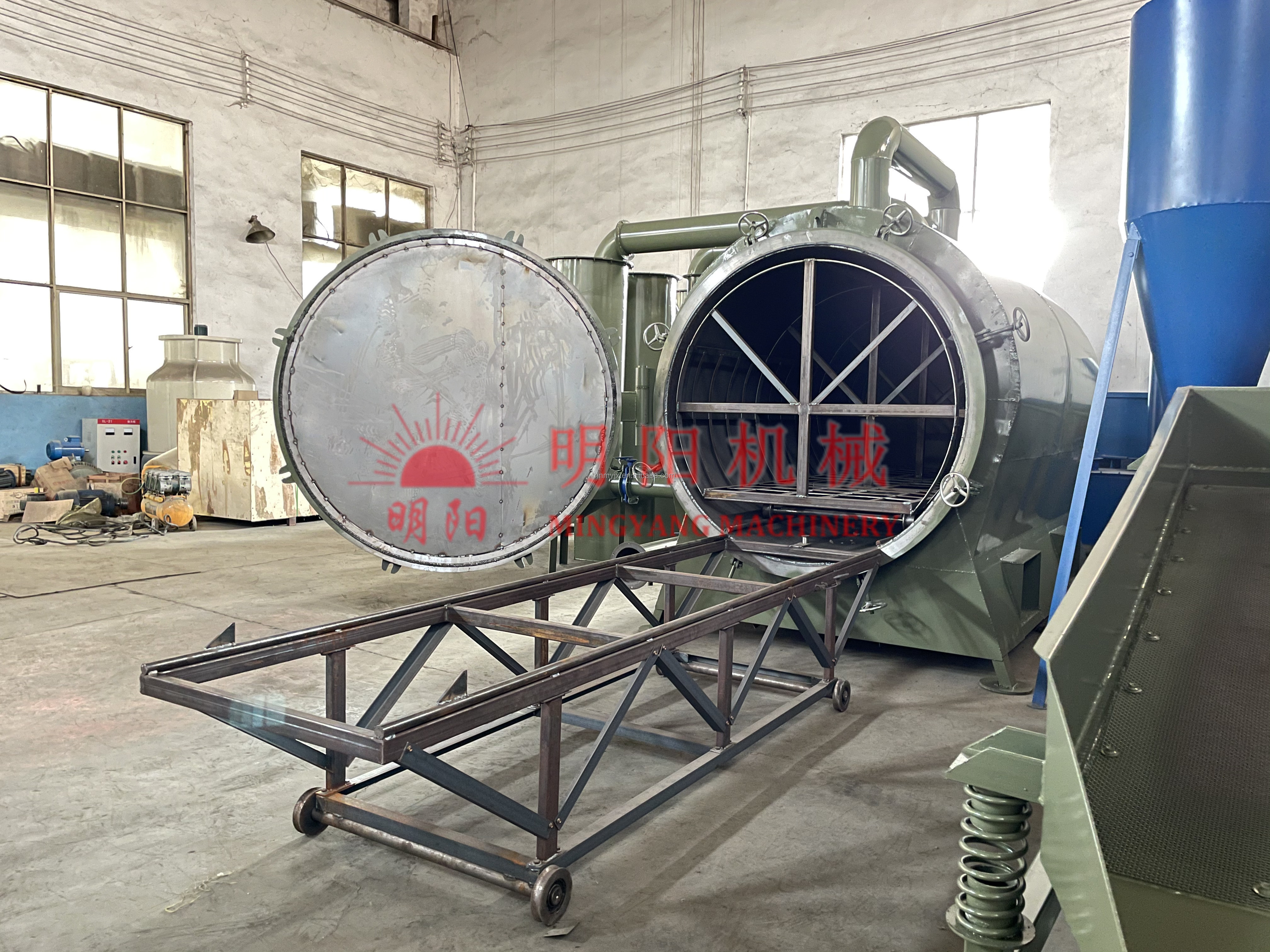 Small Industrial Smokeless Wood Charcoal Furnace Bois Four De Charbon Mobile Charcoal Retort Charcoal Kilns For Sale