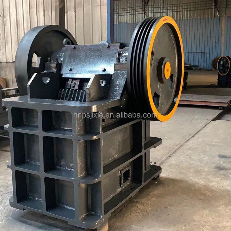 Small tire diesel jaw crusher, small stone crusher, jaw mobile crushing station