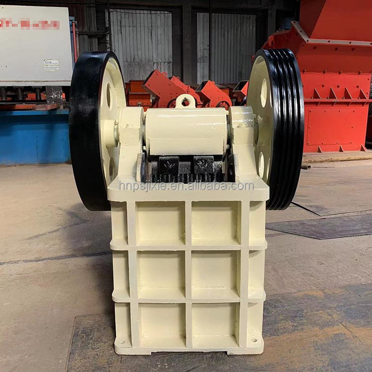 Small tire diesel jaw crusher, small stone crusher, jaw mobile crushing station