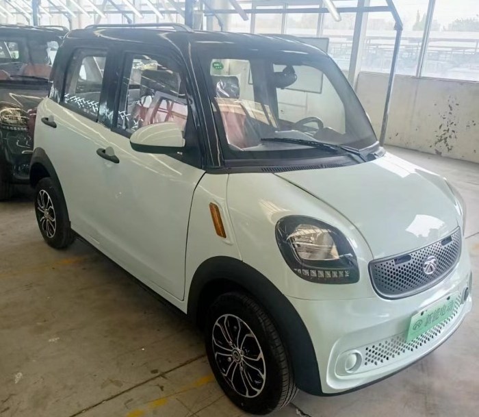 Hottest brand 155km 210km 301km range high speed 4 wheel mini electric car adult ev 2022 mini car for sale