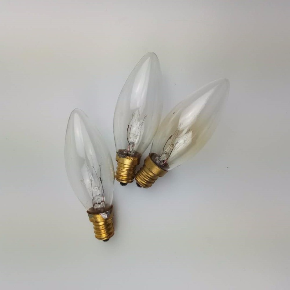 40 Watt Chandelier Light Bulb E12 Candelabra Base 120V C32 Torpedo Tip Shaped Clear Straight Dimmable Incandescent Light Bulbs