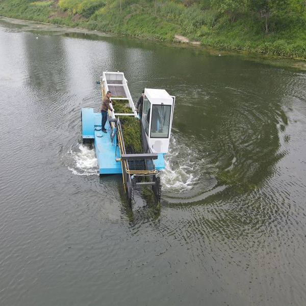 River cleaning machine/water collect floating garbage Mowing aquatic reed cutting boat