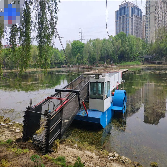 China Aquatic Harvester Floating Garbage Collecting Boats for rivers and lakes Garbage collection and cleaning