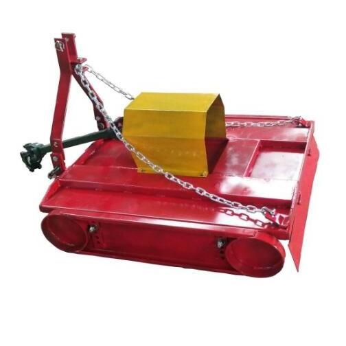 The swing blade lawn mower hanging from the back of the rotary lawn mower tractor can be used on lawns and pastures