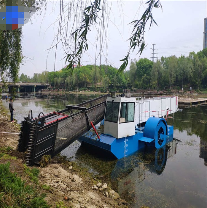 China Aquatic Harvester Floating Garbage Collecting Boats for rivers and lakes Garbage collection and cleaning