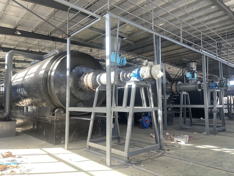 Factory Price 10TPD Waste Plastic/Tyre Pyrolysis to get Fuel Oil Plant