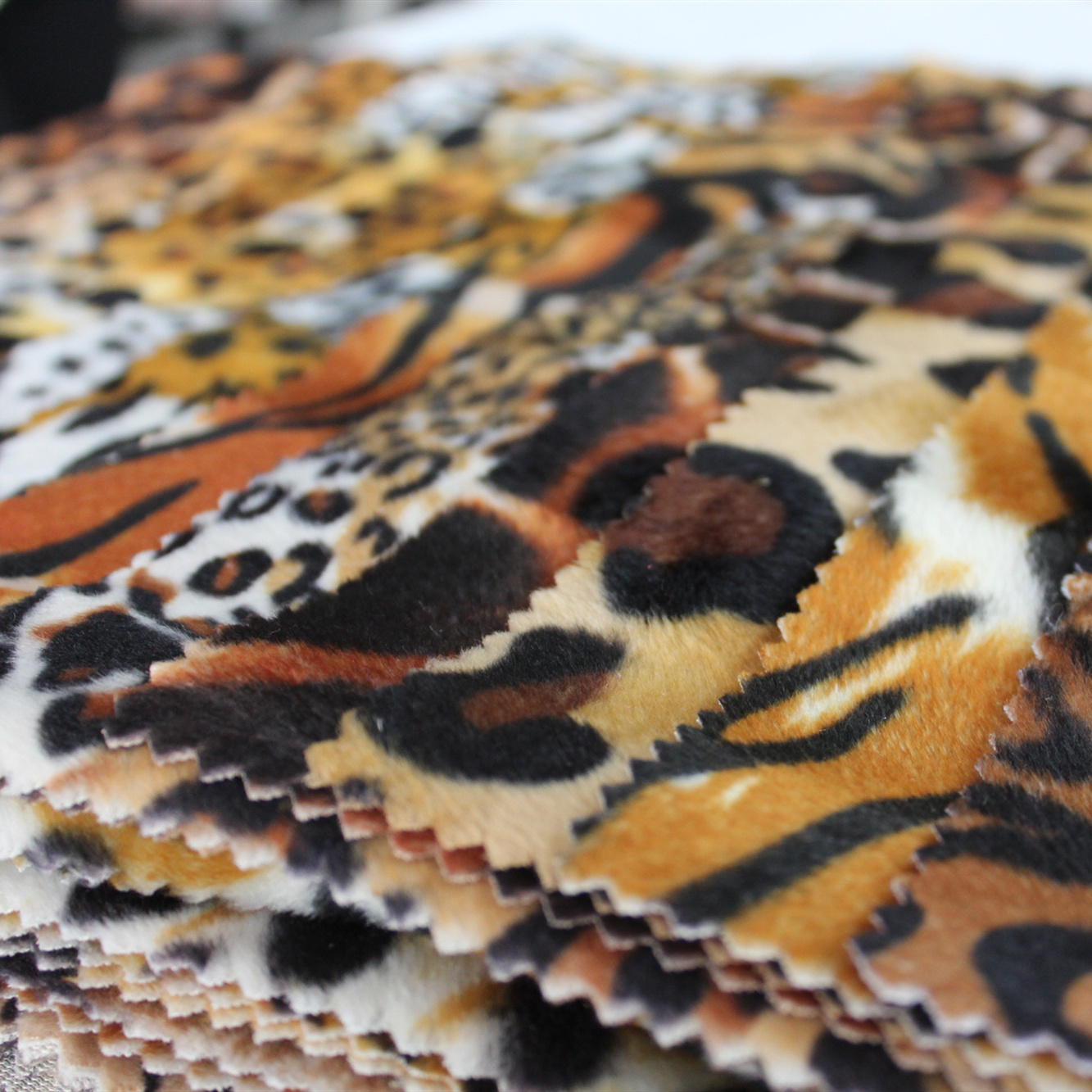 RedSun Textile Wholesaler 100% polyester shiny tiger lleopard swimwear rabbit animal faux fur fabric