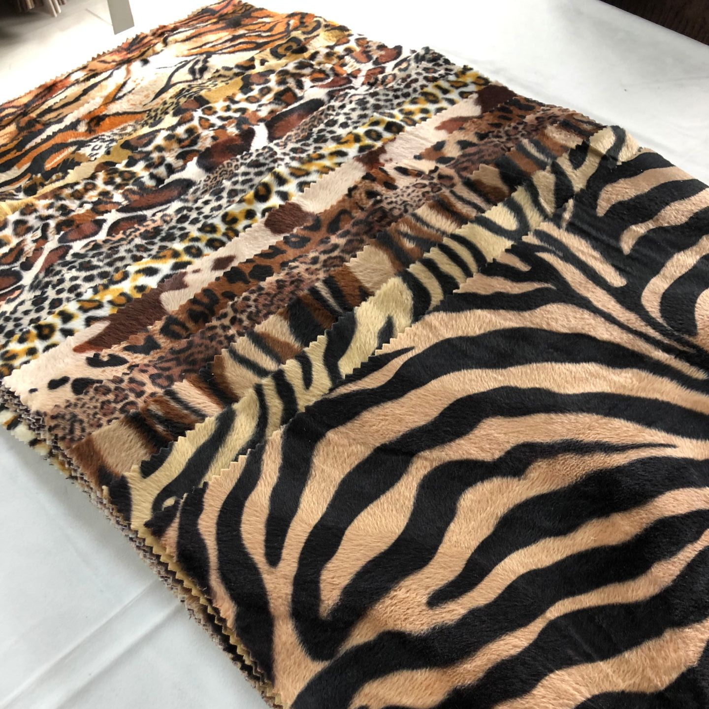 RedSun Textile Wholesaler 100% polyester shiny tiger lleopard swimwear rabbit animal faux fur fabric