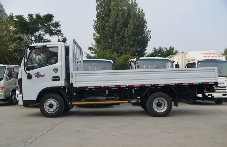 Dongfeng 4X2 Cargo Truck with 4 Ton Knuckle Boom Crane Truck for Sale