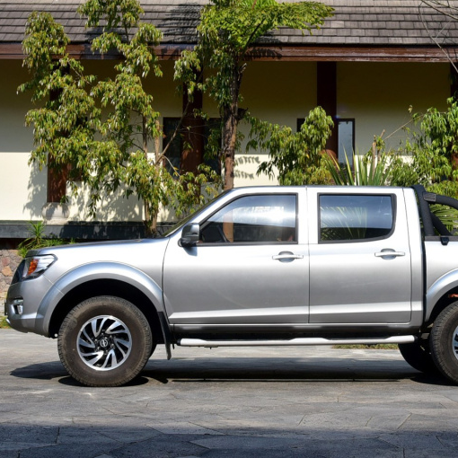 Stock DONGFENG rich 4x4 Left hand drive Pickup truck for sale