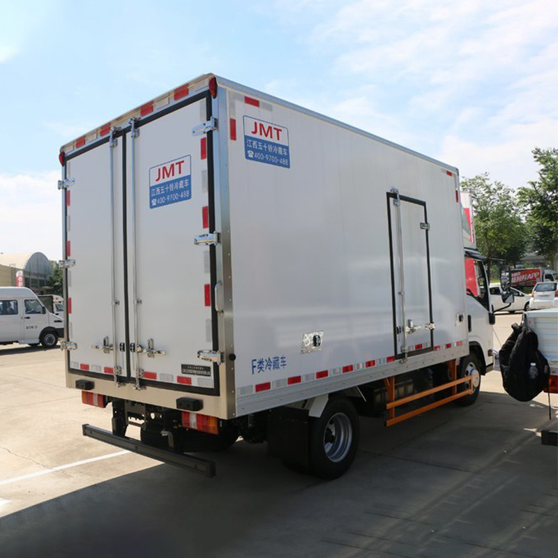 China ISUZU Brand Refrigerator Car 4x2 Refrigerated Truck 116HP Refrigerated Van