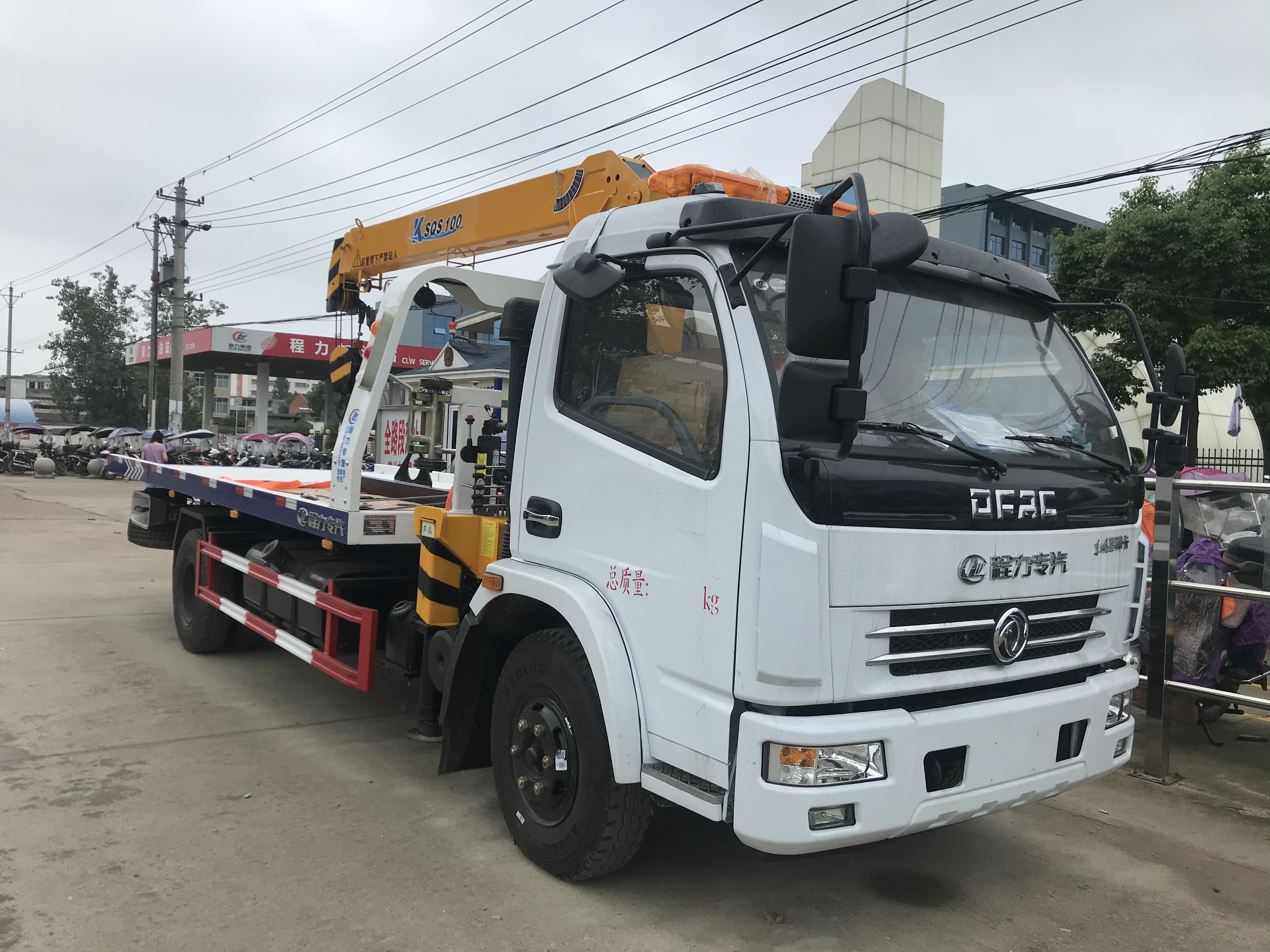 Dongfeng  5 tons Wrecker Truck Tow Truck Rollback Wrecker Bed for Sale