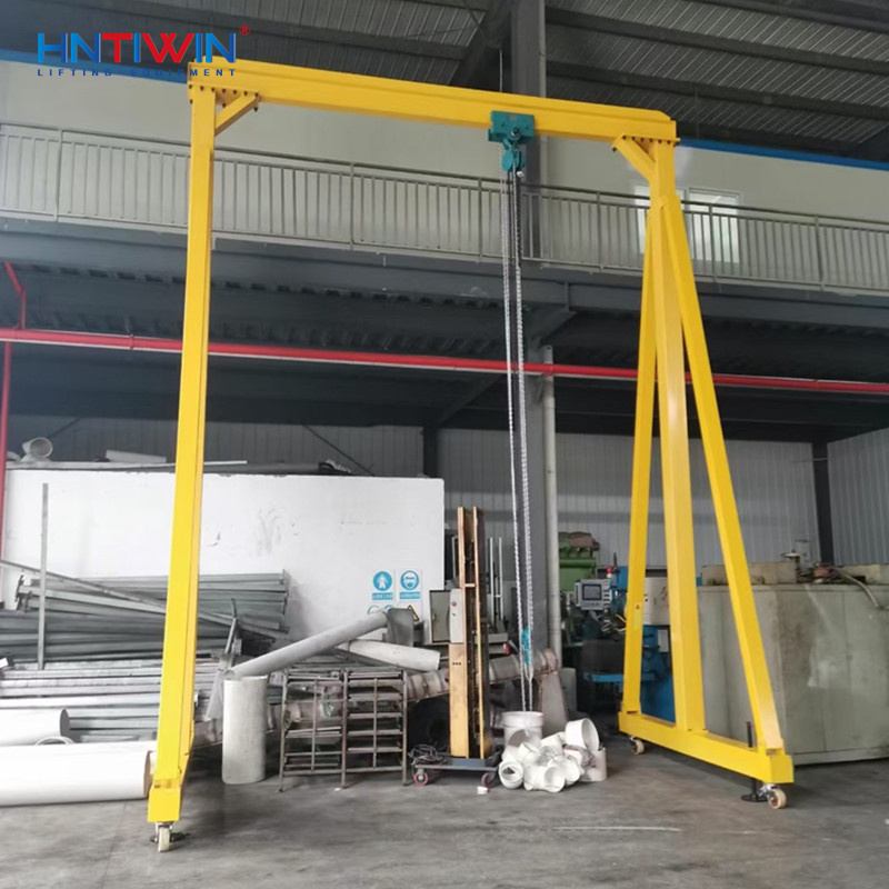 Hand push 2 ton small mini gantry crane with hoist for sale in India