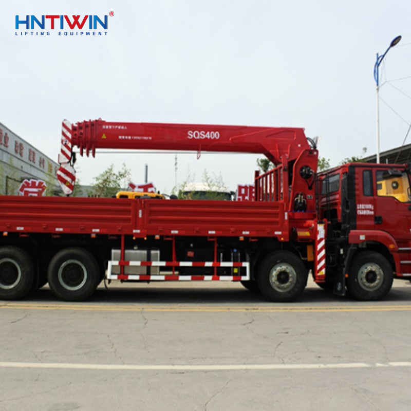 FACTORY PRICE truck crane 10 25 50 ton mounted crane on lobby for sale