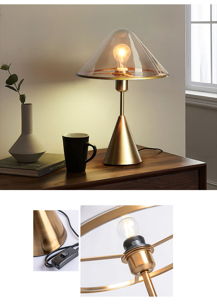 Nordic Mushroom Table Lamp Bedroom Bedside Lamp Gold Glass Modern Minimalist Umbrella Shade Light Luxury Table Lamp