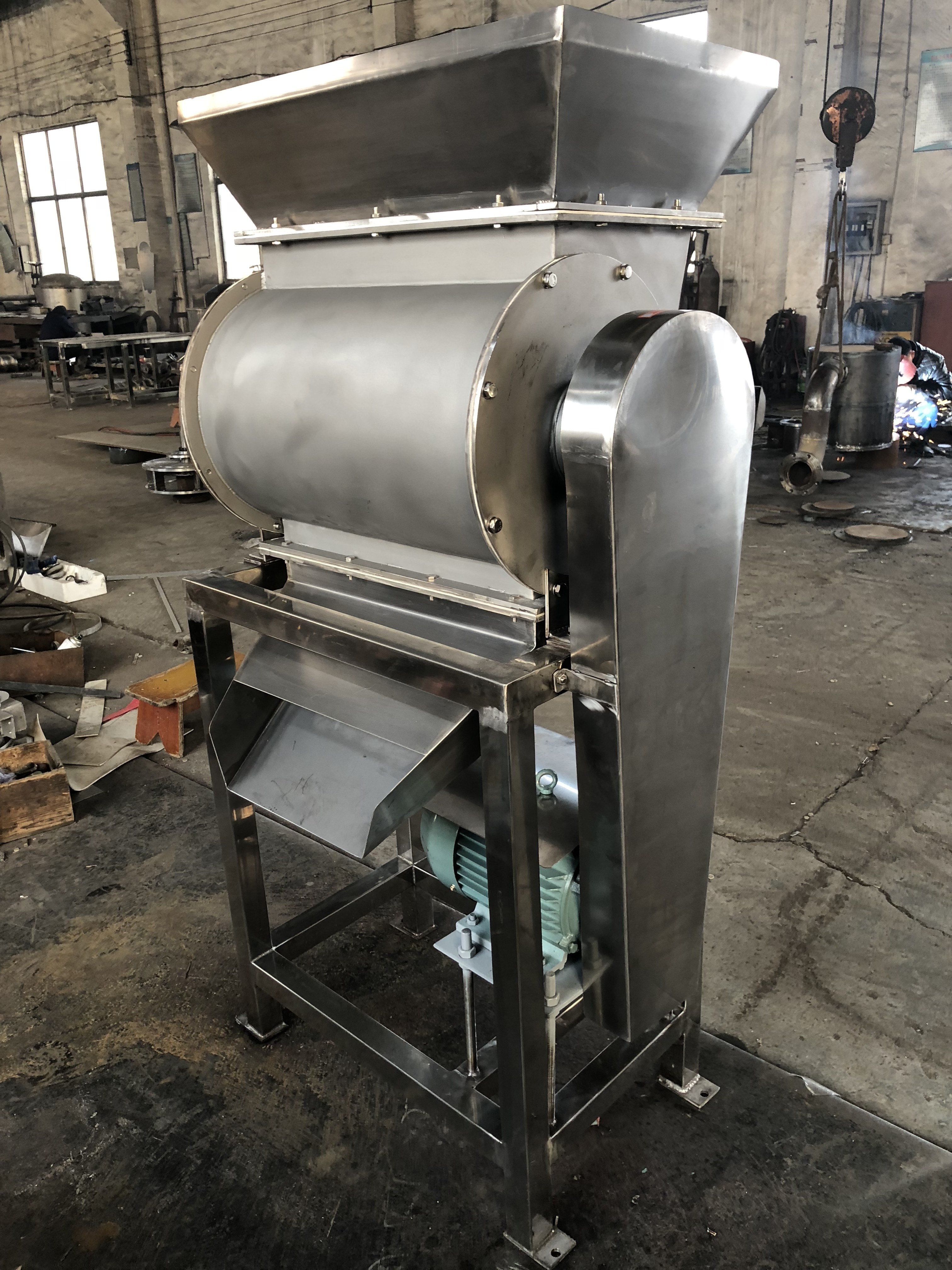 Industrial sea buckthorn fruit crusher for vegetable and fruit fruit crusher press