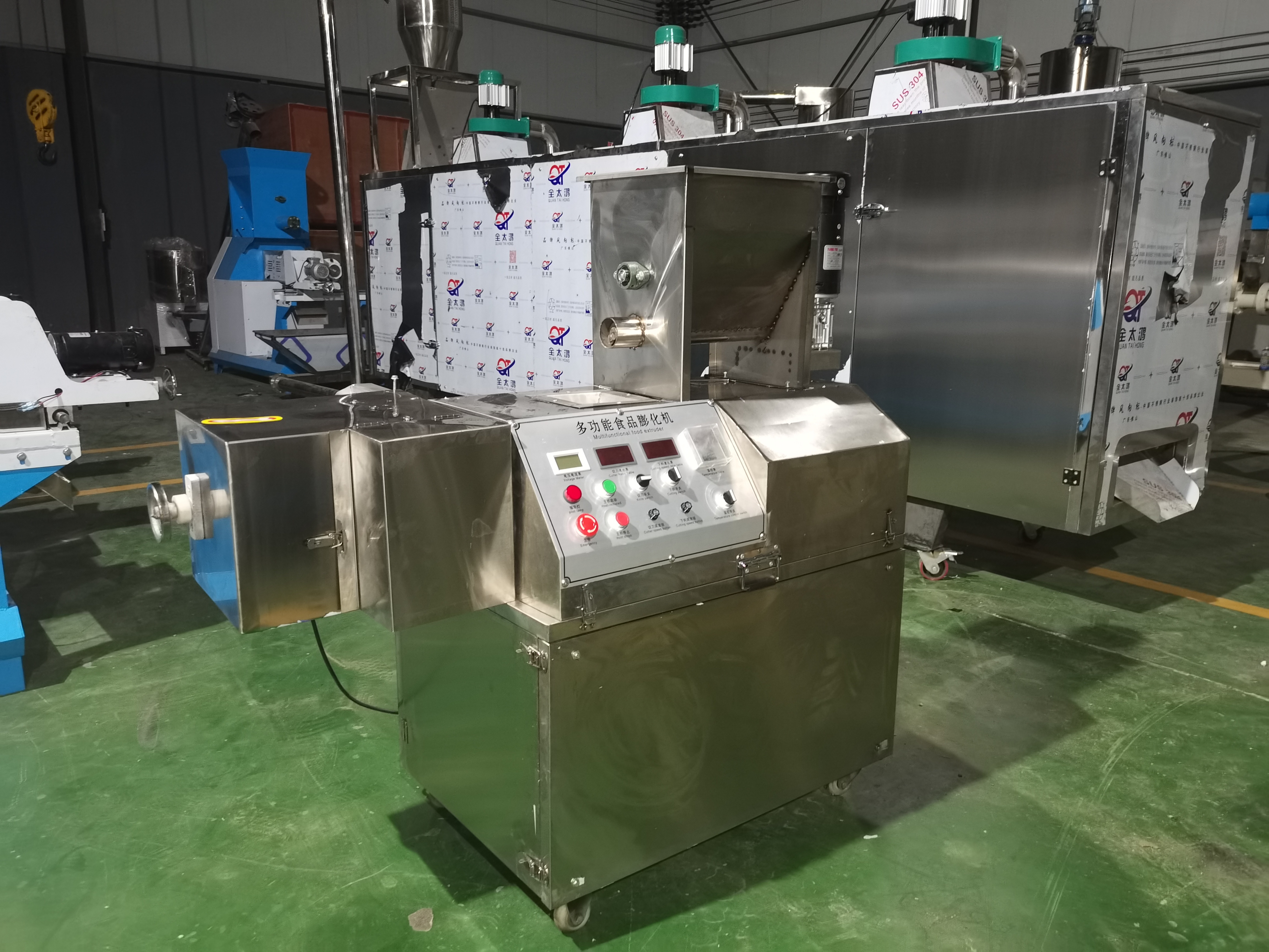 Popular mold custom corn chips puffed rings pop snack extruder machine