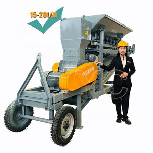 Mobile Crawler Soil Beater Clay Seedling Cultivation Clay Frozen Soil Crusher Organic Fertilizer Nutrient Soil Silt Machine