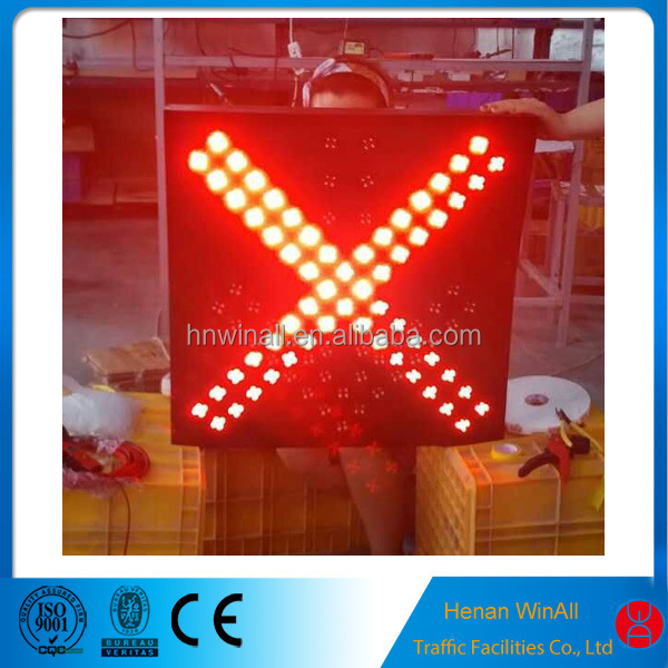 Green Arrow Red Cross flashing warning LED traffic light