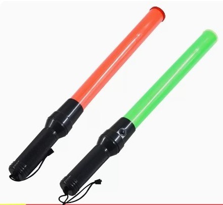 Waterproof Rechargeable Led traffic Signal Baton Red Flashing light Led Traffic baton 54cm durable green red LED traffic wand